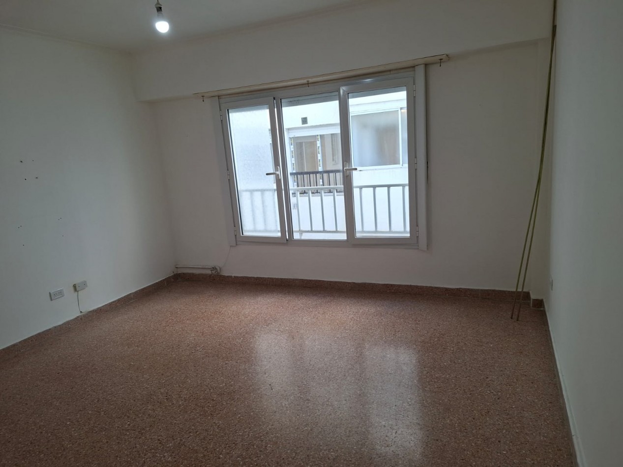 Departamento Dos Ambientes con Cochera