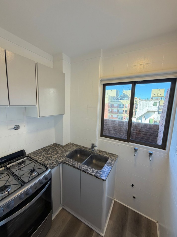 Departamento 2 Ambientes a la Calle en venta zona vieja terminal con cochera fija