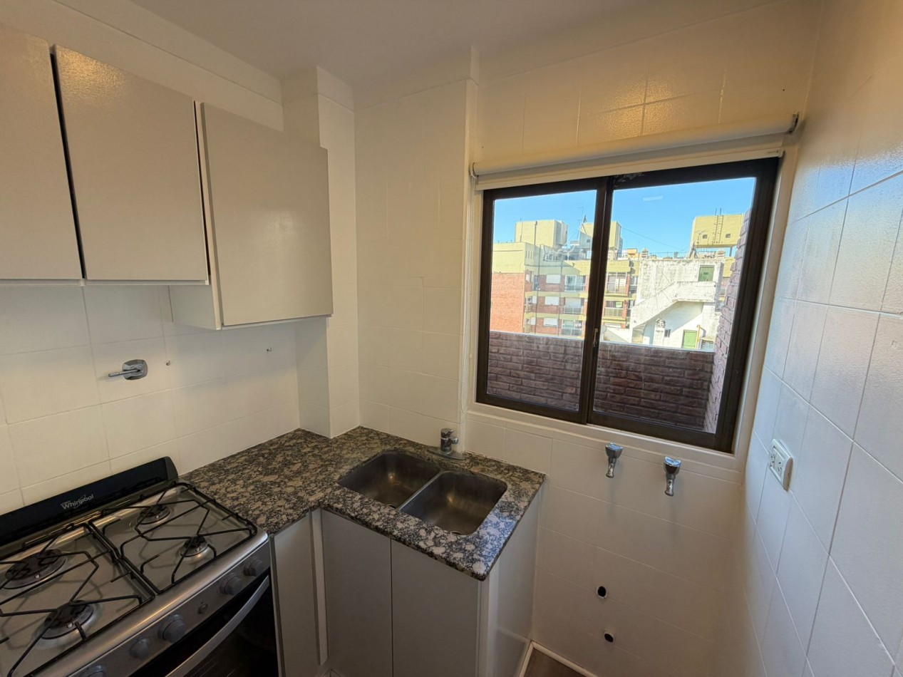 Departamento 2 Ambientes a la Calle en venta zona vieja terminal con cochera fija