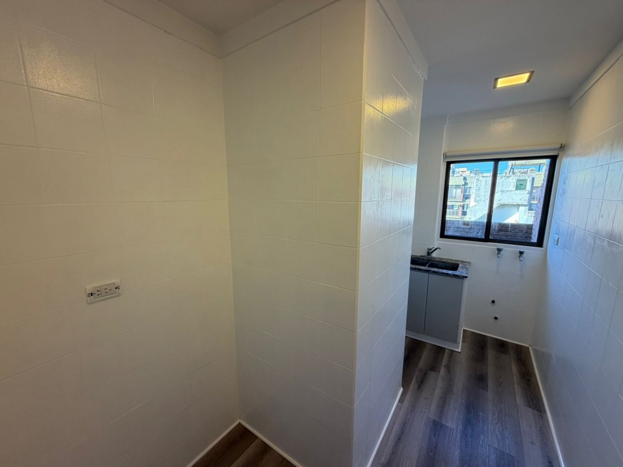 Departamento 2 Ambientes a la Calle en venta zona vieja terminal con cochera fija