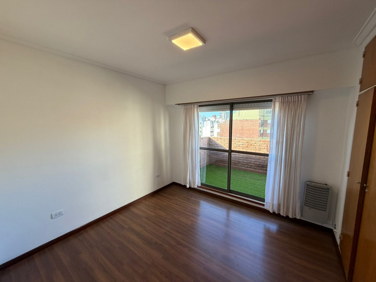 Departamento 2 Ambientes a la Calle en venta zona vieja terminal con cochera fija