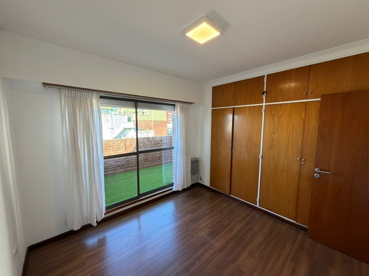 Departamento 2 Ambientes a la Calle en venta zona vieja terminal con cochera fija